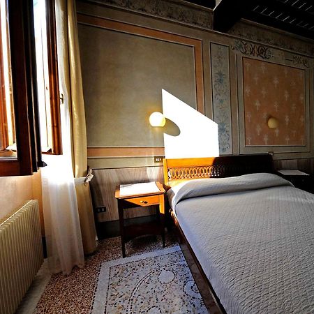 Albergo Giulia Gonzaga Sabbioneta Exteriör bild