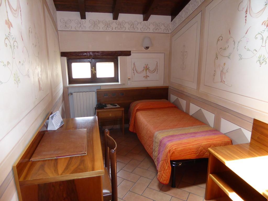 Albergo Giulia Gonzaga Sabbioneta Rum bild